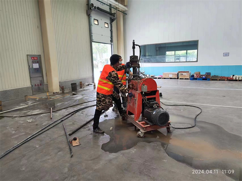 东丰厂房地面下沉塌陷注浆加固施工